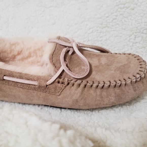 UGG Shoes - NEW Ugg Dakota Slippers